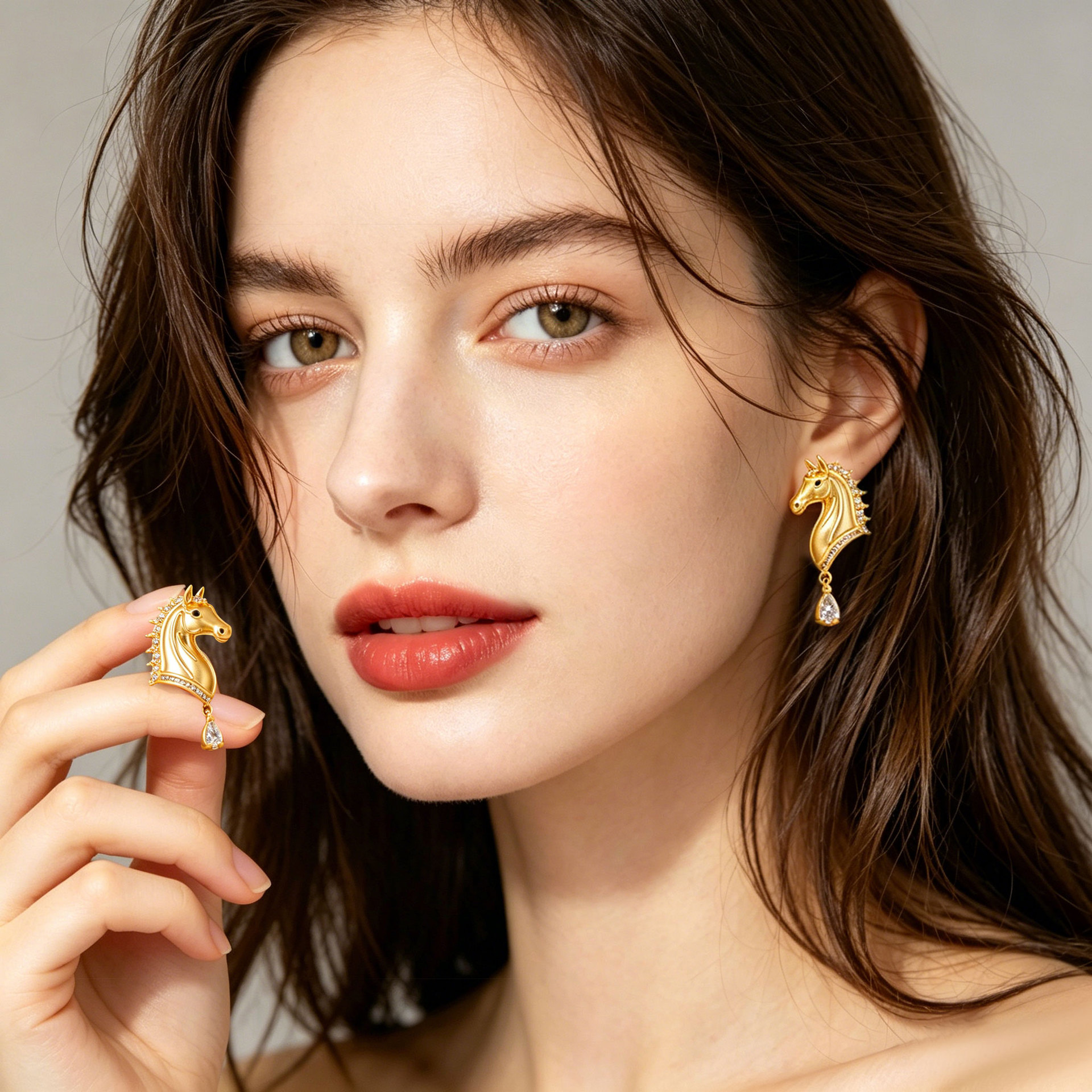 Estallido de estilo stereo steed cabeza de caballo earras aleación de cobre oro real chapado con zirconia S925 plata aguja earros premium sense earpieces details Picture