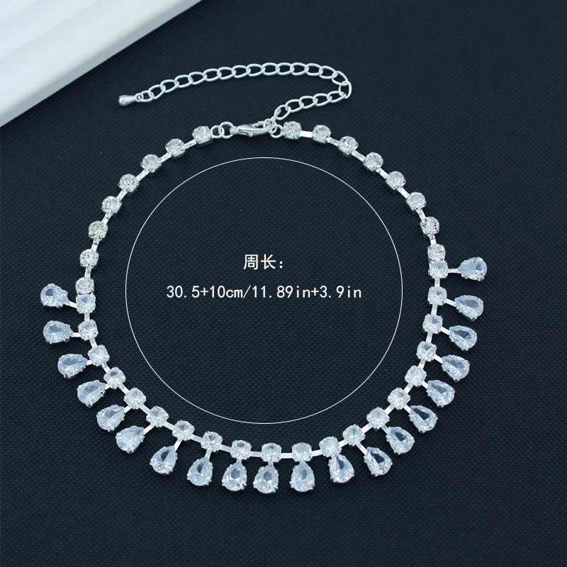 Cross-border fashion rhinestone necklace, European and American individual trend teardrop-shaped tassel necklace, green rhinestone necklace, women's luxurious full diamond necklace Item Picture