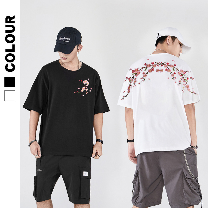 New Spring/Summer 2026 Chinese Trend brand loose plum blossom embroidered short-sleeved T-shirts for men and couples, summer half-sleeved Application Scenario