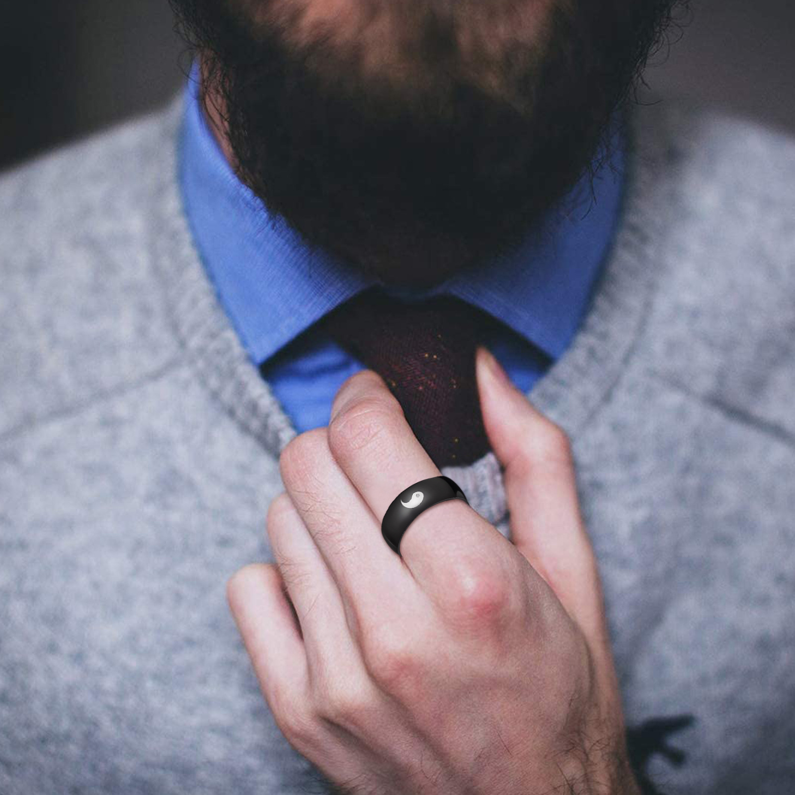 The 8mm laser-engraved Bagua Yin-yang fish stainless steel ring is a best-selling men's accessory on AliExpress and does not fade Application Scenario