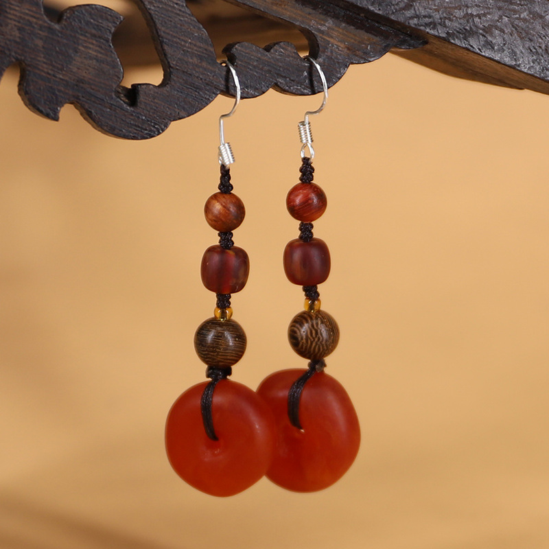 Wholesale of fashionable zircon earrings and accessories, simple and elegant earrings and accessories, women's earrings and accessories, trendy and versatile Application Scenario