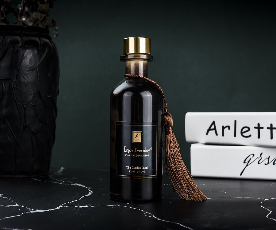 تُوزَّع عطابات العطر في علب العلب Specification image