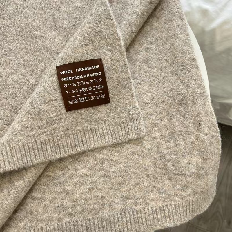 Zhejiang factory Korean version versatile scarves, women's winter solid color scarves, women's thickened wool warm neck protection scarves wholesale Application Scenario