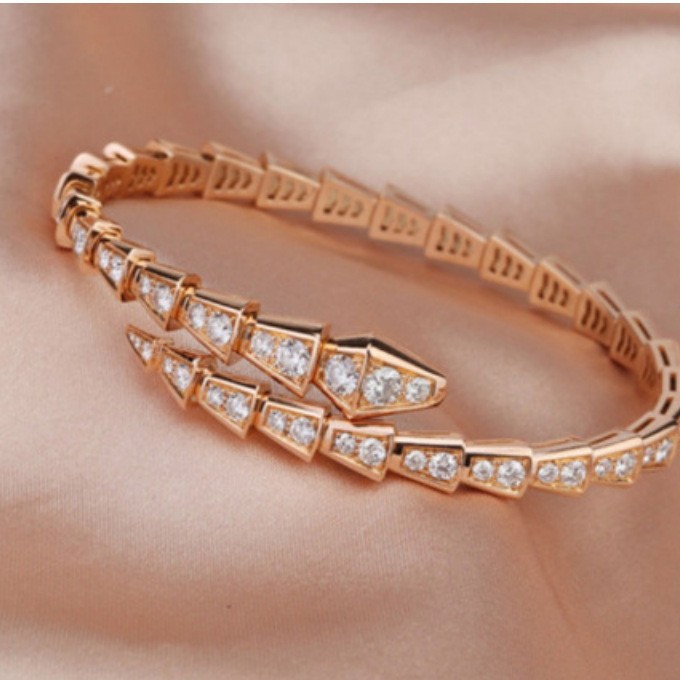 High-end light luxury full diamond snake bone bracelet, spring smooth body, elastic snake-shaped opening couple diamond-encrusted bracelet, copper micro-encrusted bracelet details Picture