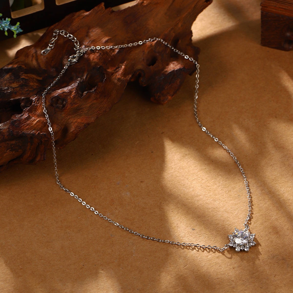 Retro imitation Hetian jade necklace, high-end pendant, niche collarbone chain, French zircon, new Chinese-style fashionable and versatile clothing accessories Specification image