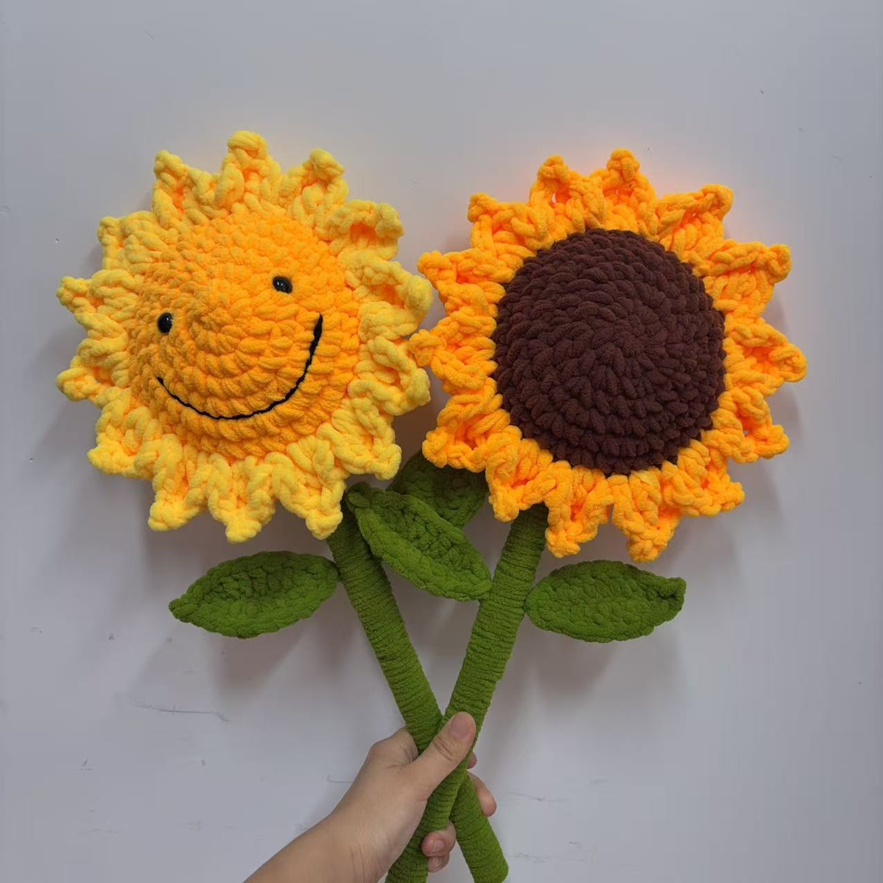 成品手工编织笑脸向日葵花枝毛线钩针仿真花教师节礼物太阳花花束