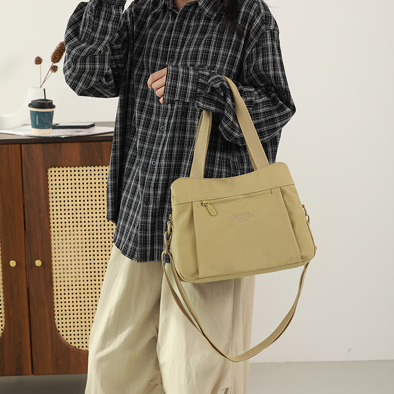 Nylon shoulder bag, crossbody bag, large-capacity handbag, commuter tote bag, ladies Specification image