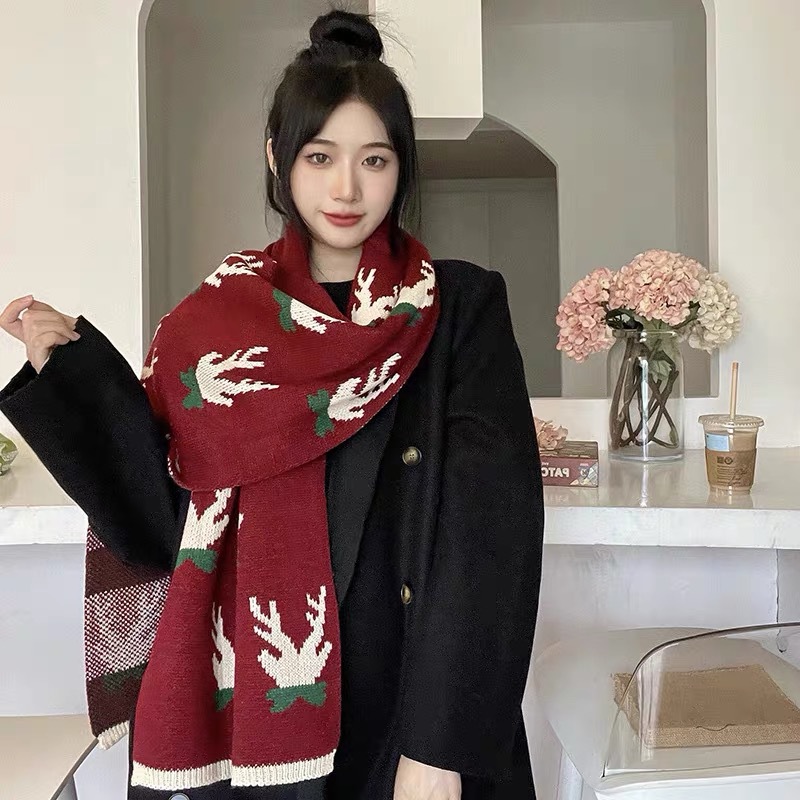 One-piece delivery of Christmas and New Year red new style scarves for women, winter Korean style, versatile, warm, thickened knitted woolen, gift-giving, checkered scarves, wholesale from street stalls Application Scenario