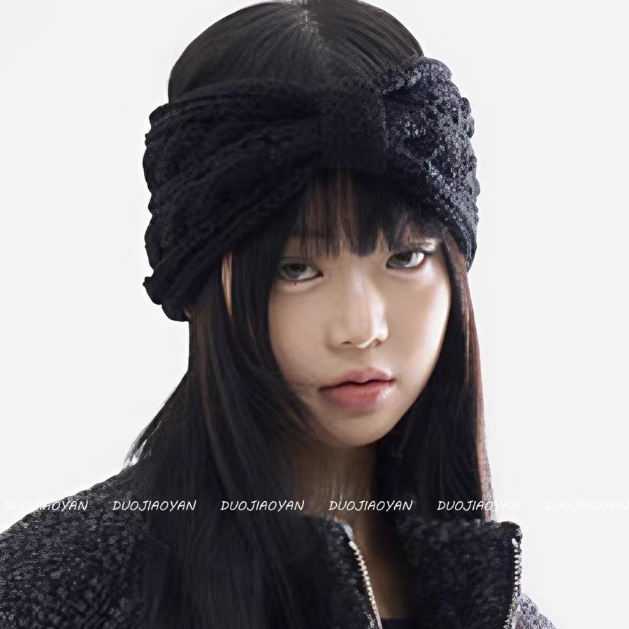 A new wide-edge knitted woolen headband with an empty crochet braided twist and hair accessory from Instagram, a popular autumn and winter trend for women Item Picture