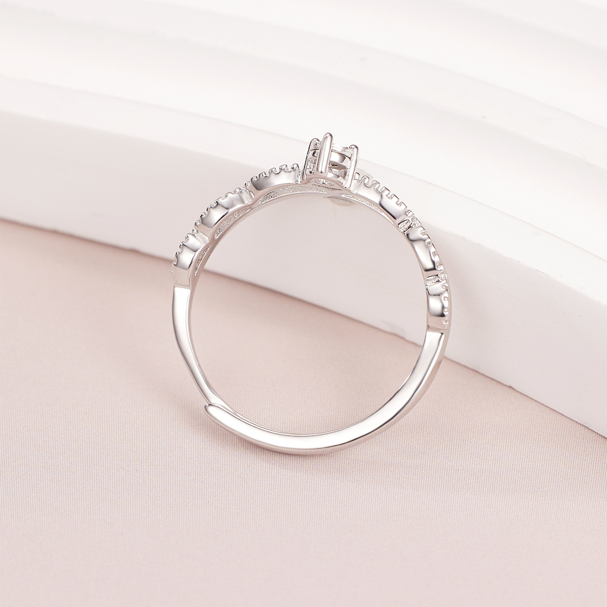 s925 pure silver zircon princess ring, simple design, crown lady ring with open design, factory direct sales Application Scenario