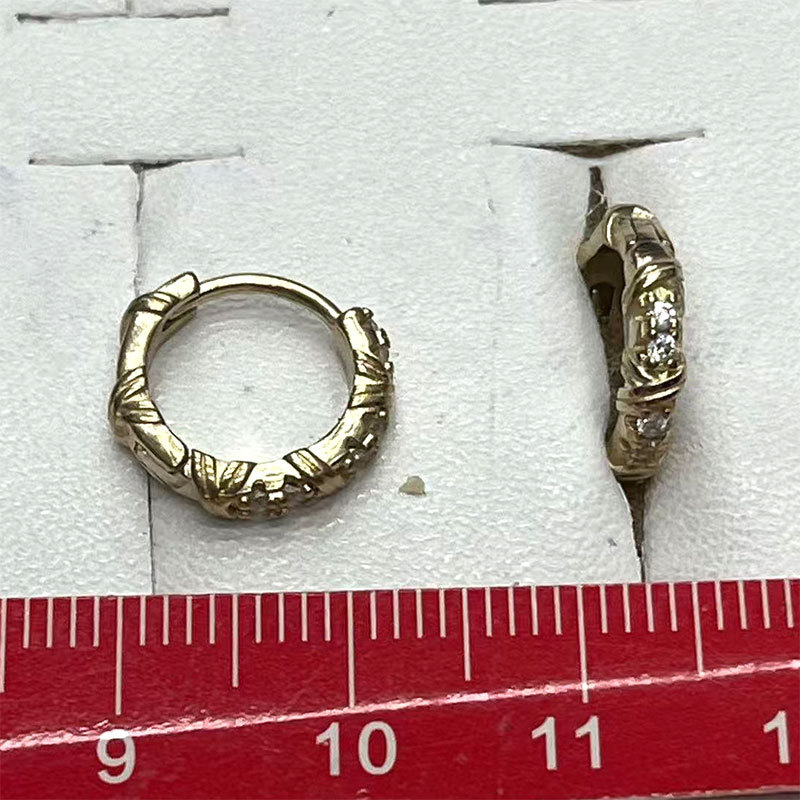 Cross-border bestsellers, Instagram-style earrings, versatile, simple and fashionable, golden earrings, round gold-plated earrings Application Scenario