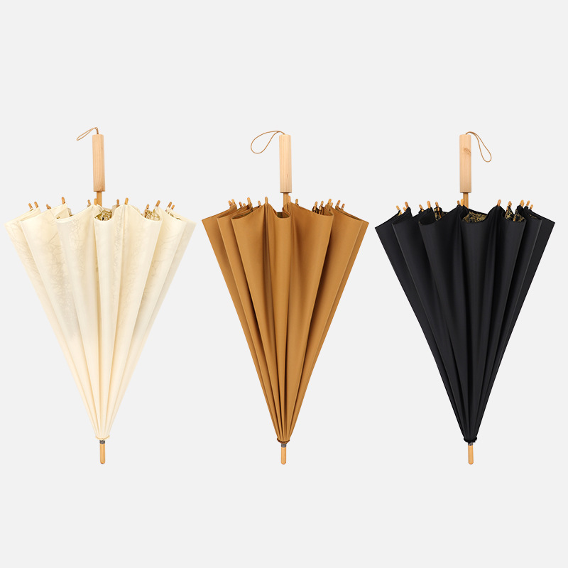 Retro 16-bone straight handle wooden umbrella, Chinese style wooden stick, double-person sun umbrella for both weather and rain, wholesale of umbrellas Application Scenario