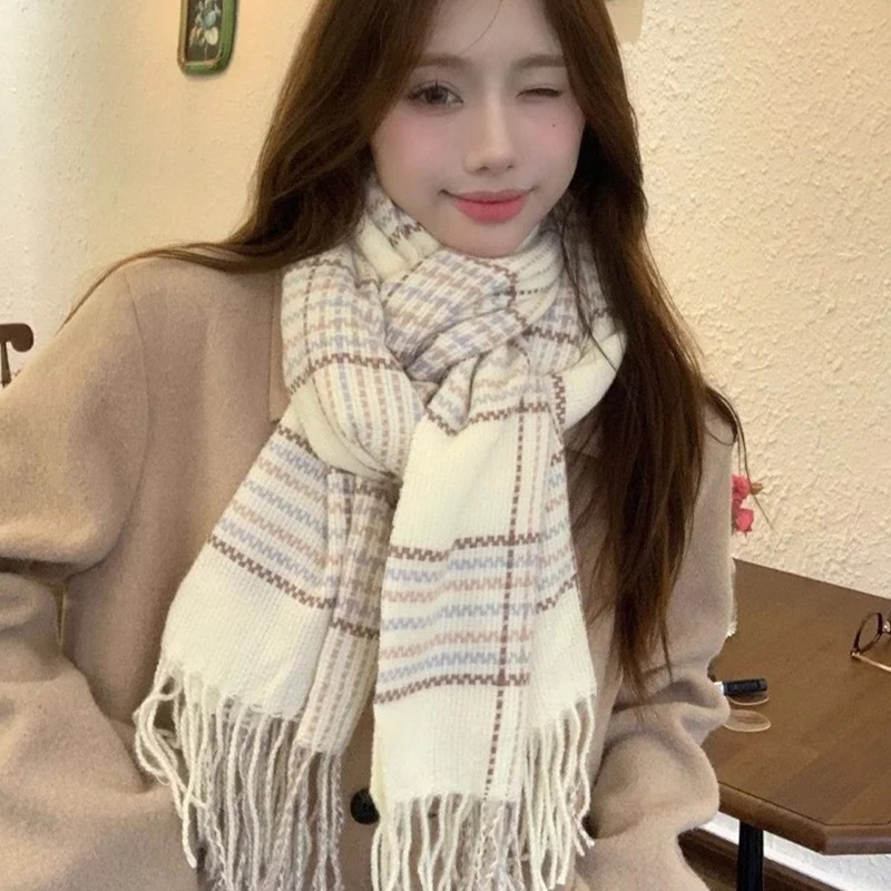 秋冬新款韩系氛围感白色围巾仿羊绒格子针织保暖披肩高版女士批发产品图