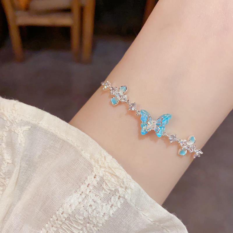 Verano nuevo temperamento moda pequeño fresco colorido mariposa circonita pulsera pulsera estilo personalidad única alta calidad decoración de la mano Application Scenario
