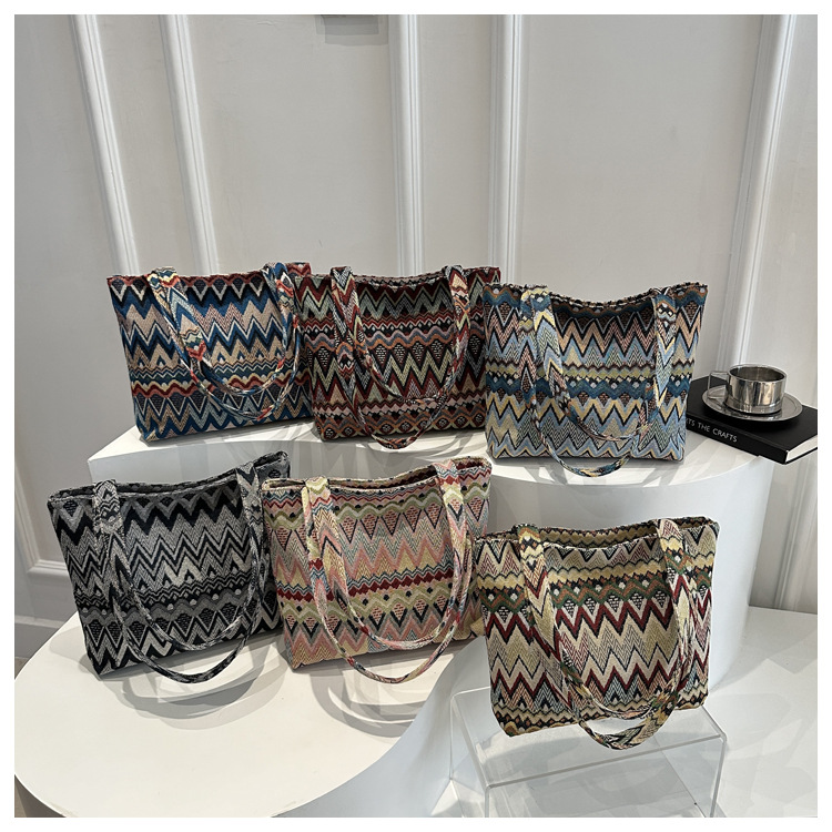 Bolso de paja transfronterizo de gran capacidad bolso de borla bohemia ethnic style bolso de mano de tote bolsa de hombro ins bolso de hombro cruzado vacation style tote bolso de hombro de mujer bolso de paja hecho a mano