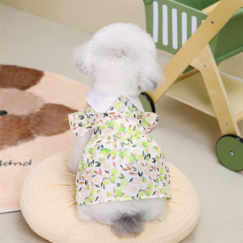 Cachorro blanco vestido con patrón de flor azul pet ropa para perros ropa para mascotas ropa para mascotas Application Scenario