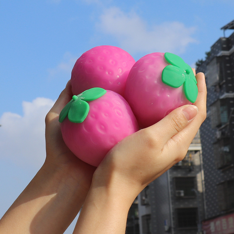 Wholesale stress-relieving toys: "Light and Shadow Strawberry", a color-changing simulation and light-changing toy for children, a creative stress-relieving tool Application Scenario