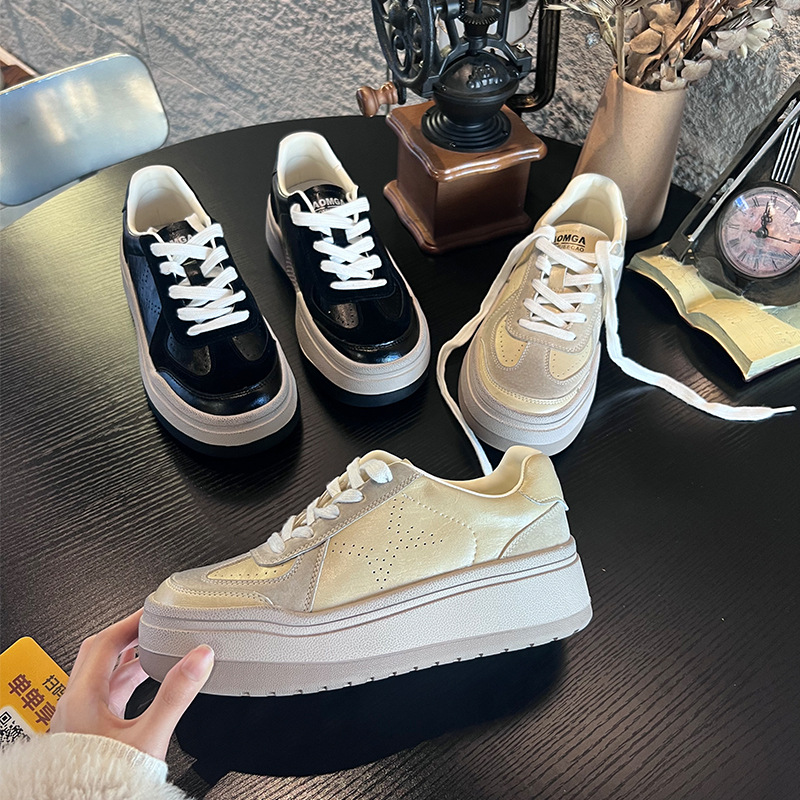Thick-soled white sneakers for women 2026 Spring new style Soft-soled non-tiring women's shoes, casual and versatile shoes, fashionable women's shoes Item Picture