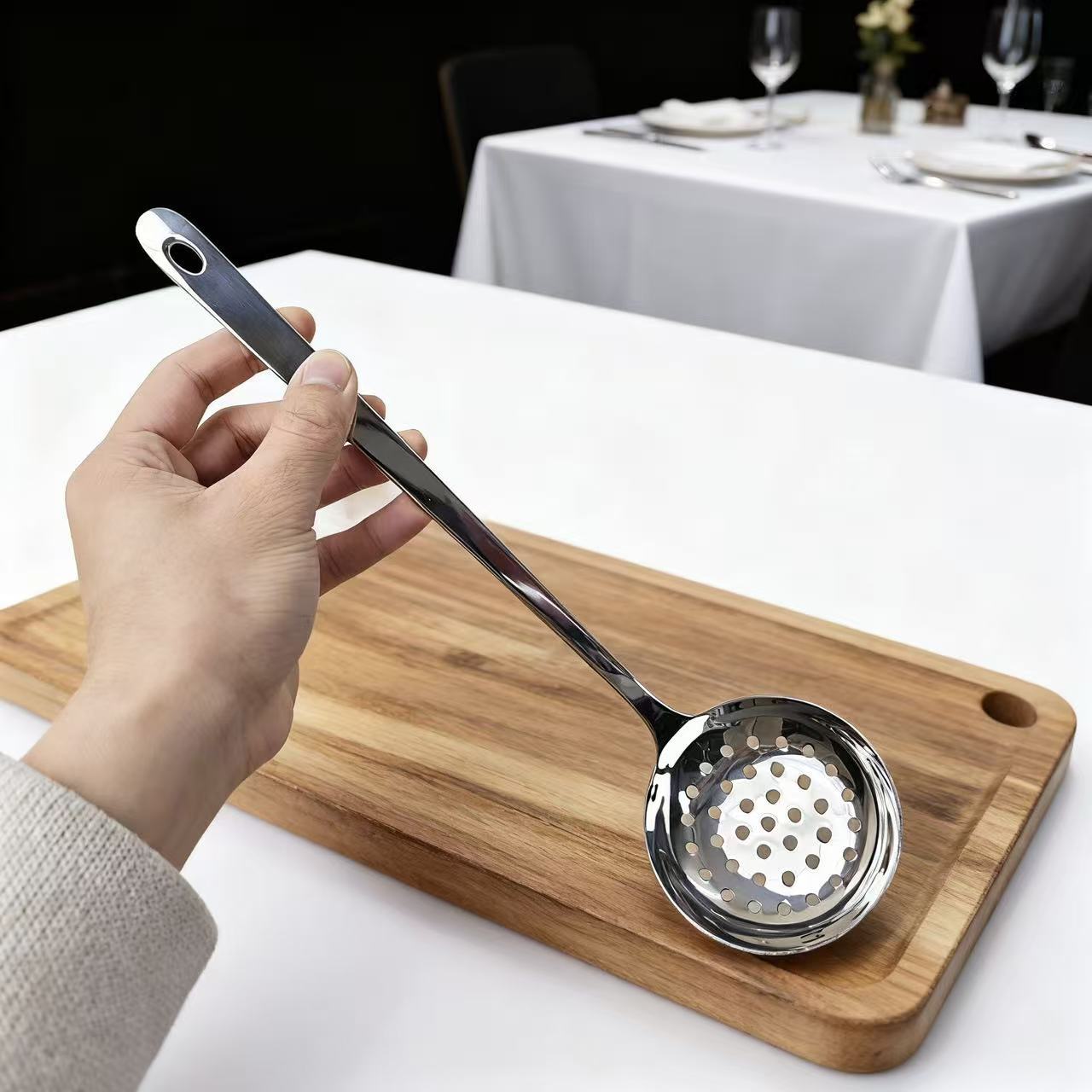 Thickened spoons, commercial restaurant spoons, household soup spoons, kitchen restaurant hot pot spoons, strainers details Picture