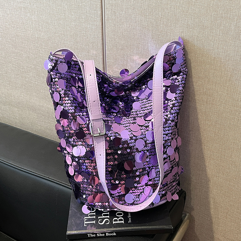 Cross-border large-capacity trendy large sequined crossbody single-shoulder bucket bag, single-shoulder hand-held bucket bag, tote bag, hand-held crossbody bag, fringed women's bag, single-shoulder handbag, sequined bag details Picture
