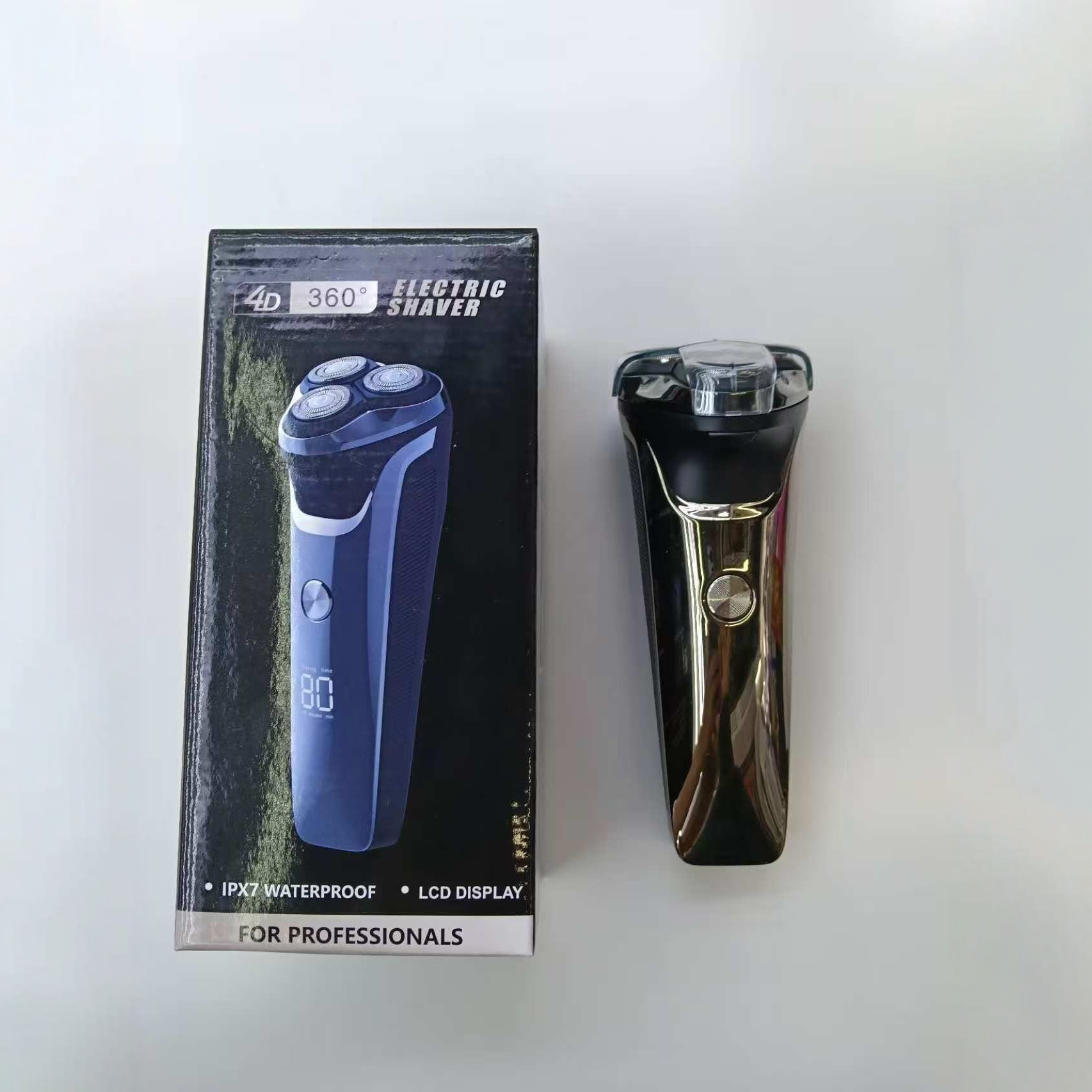 三合一电动剃须刀男士旋转式三刀头数显水洗便携刮胡刀