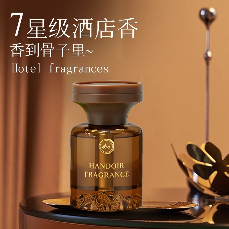 ويتم شراء العطور ذات الجودة العالية التي تحمل العطور الخالي من رائحة المذاق بالنيران، في نفس الوقت details Picture