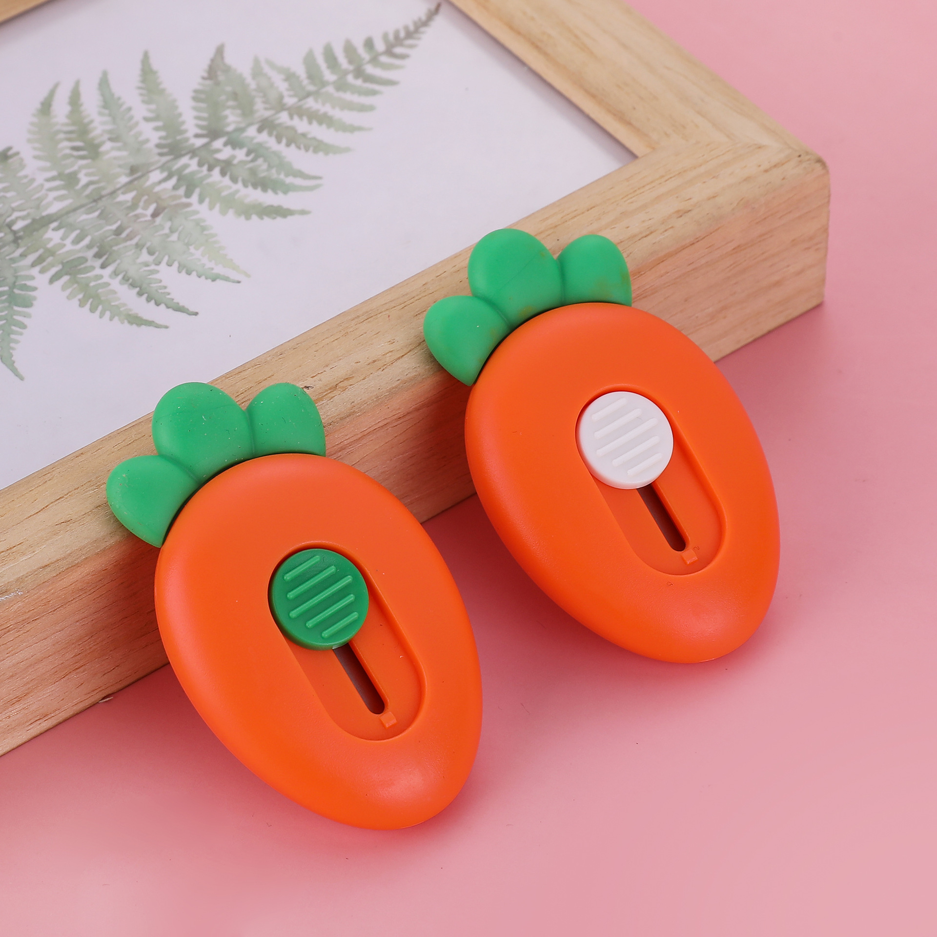 Pioneer 8146 Mini Carrot Utility Knife, portable tool for opening packages by express delivery, student paper cutting by hand, office Specification image