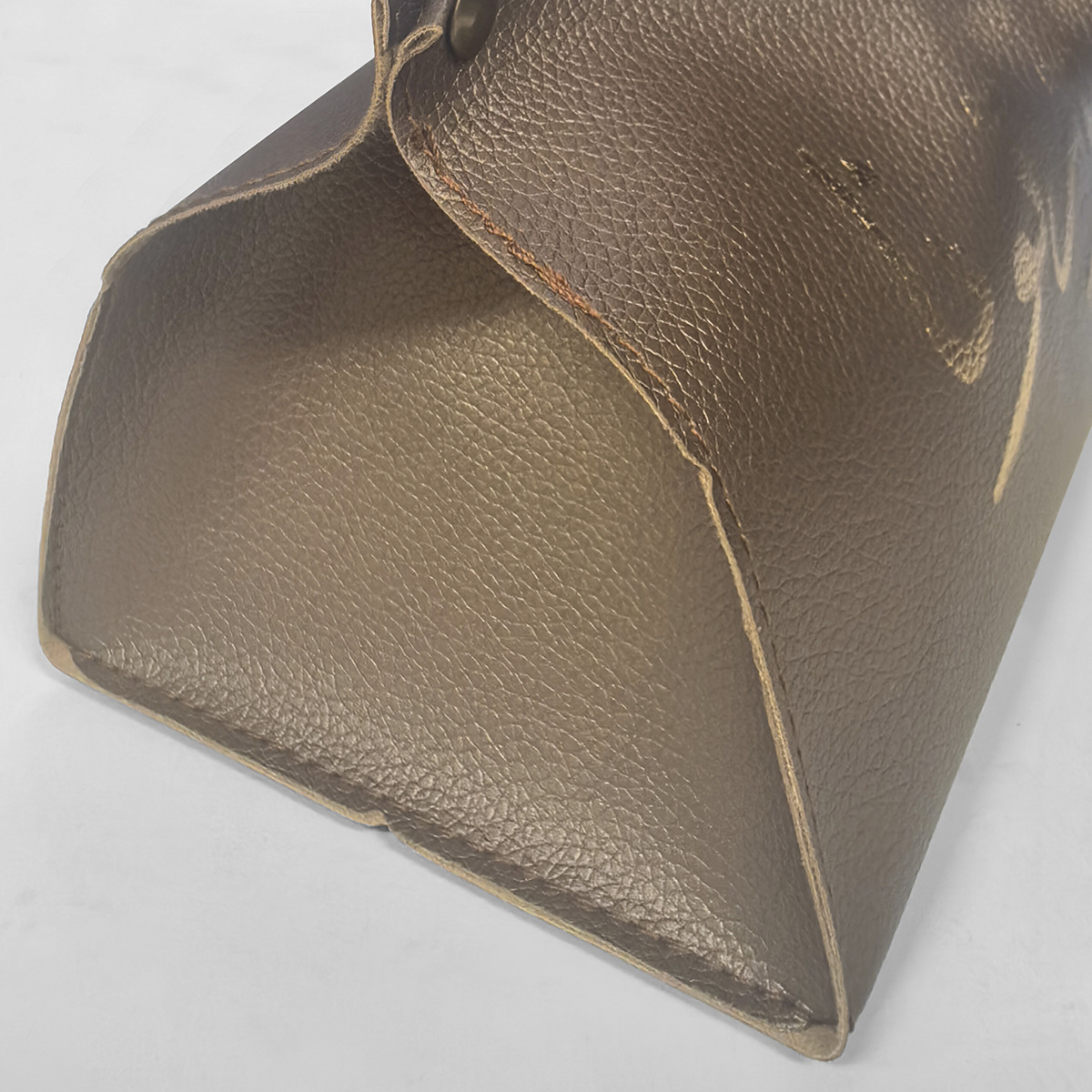 Wholesale Of New Cross-Border Gold-Embossed Text Printed Tissue Boxes, Leather Tissue Boxes, And Simple Leather Tissue Boxes Specification drawing