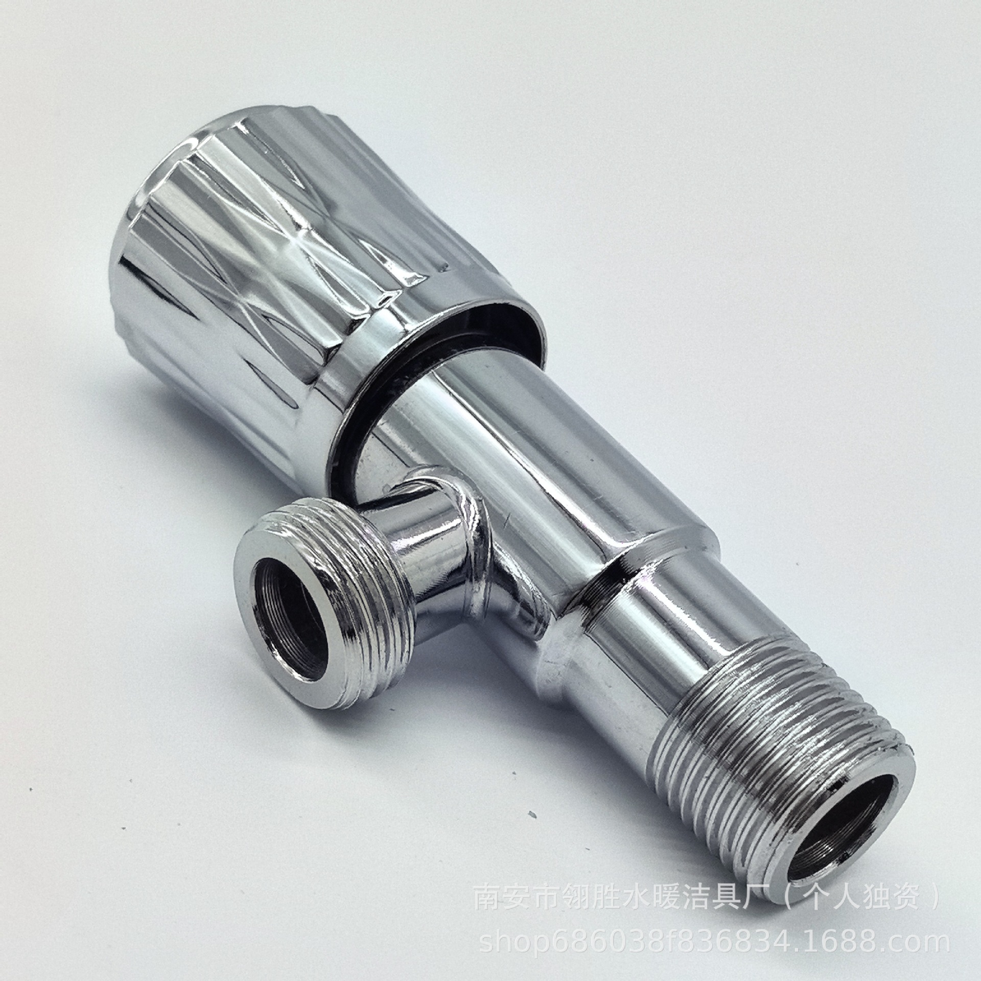 三角阀配件产品图