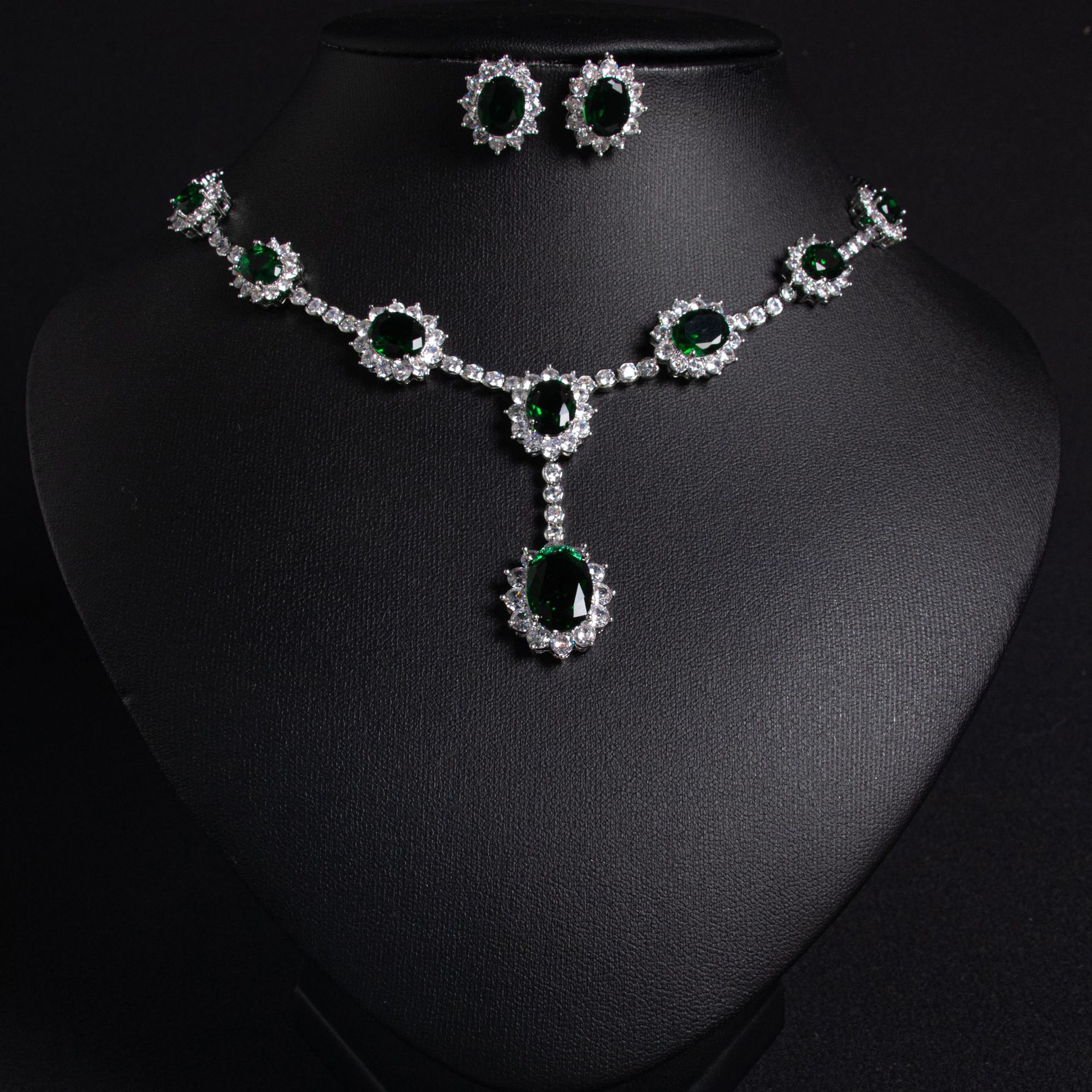 Wholesale of cross-border jewelry sets, clothing accessories, stud earrings, necklace sets, banquet evening dress accessories Specification image