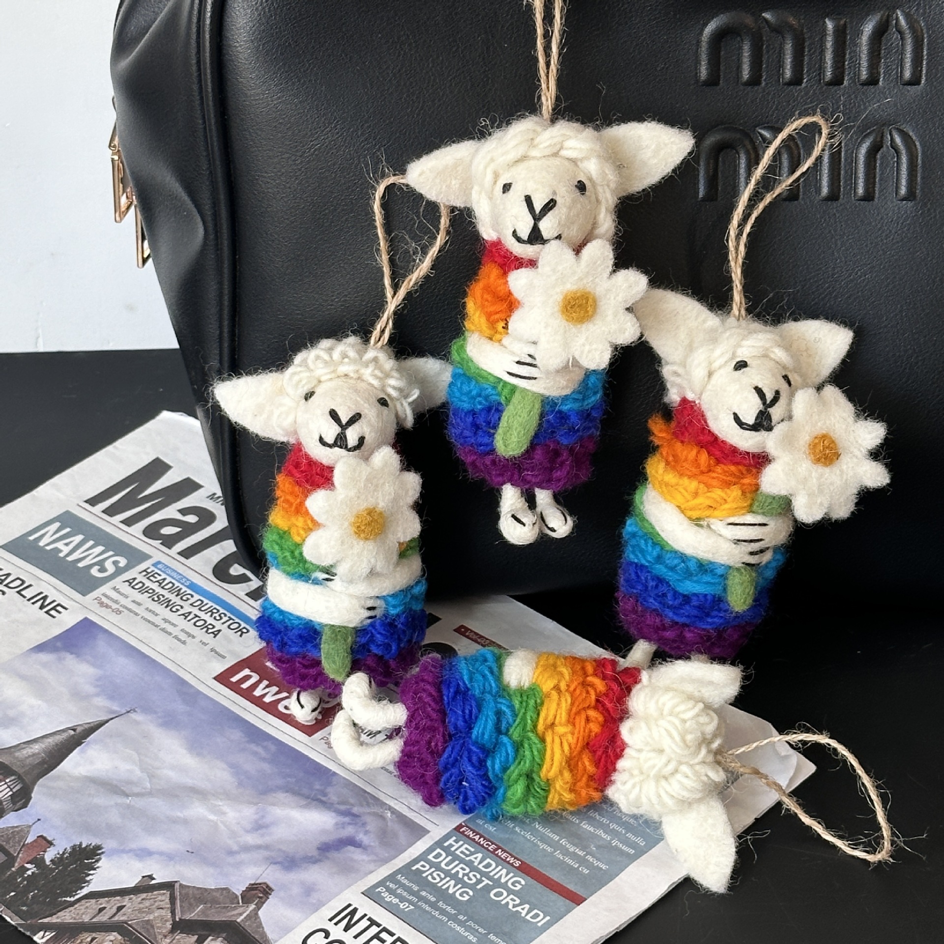 新品纯手工羊毛毡挂件成品小羊包包挂饰饰品钥匙扣配件配饰纪念品