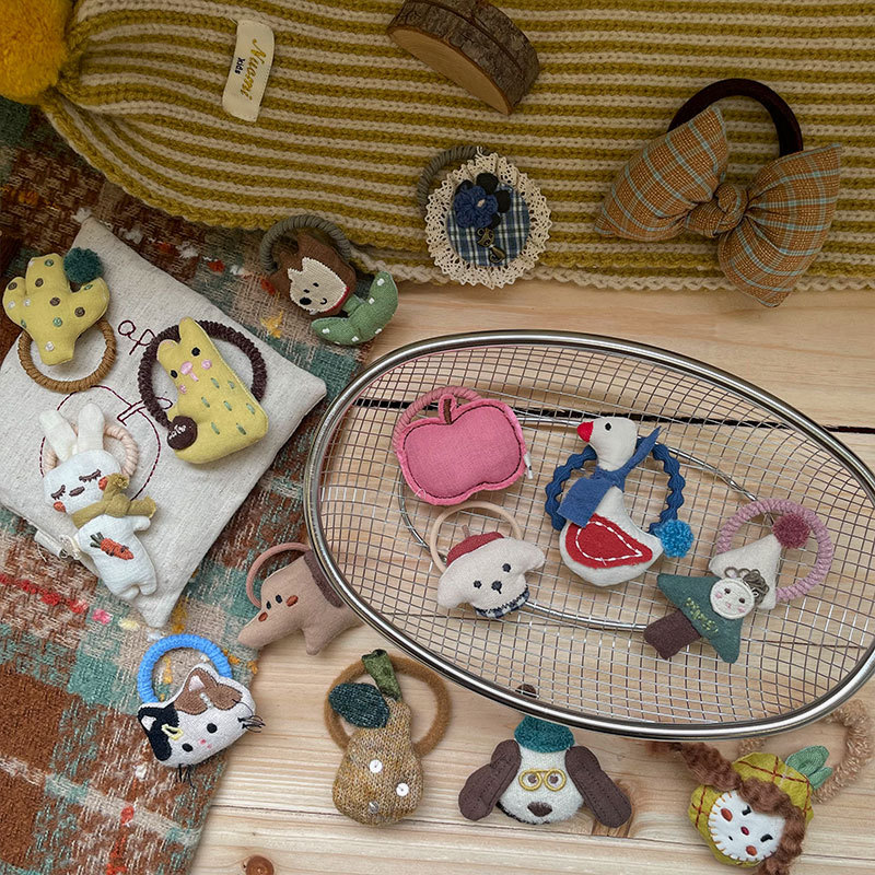 New Korean-style cartoon creative fabric children's hair band, sweet and cute, high-elasticity handcrafted bun hair tie and hair accessory Specification image