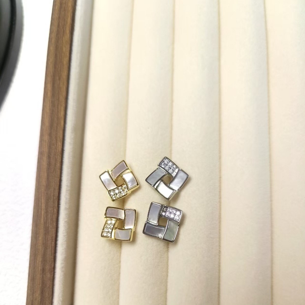 The 2025 925 sterling silver needle square micro-inlaid zircon stud earrings are trendy, sweet and versatile women's earrings thumbnail