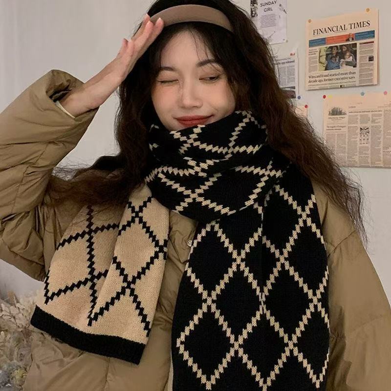 One-piece dropshipping, versatile new style 2025 autumn/Winter New Year Christmas gift, red knitted solid color scarf for women's winter warmth, Japanese-style street stall wholesale Specification image
