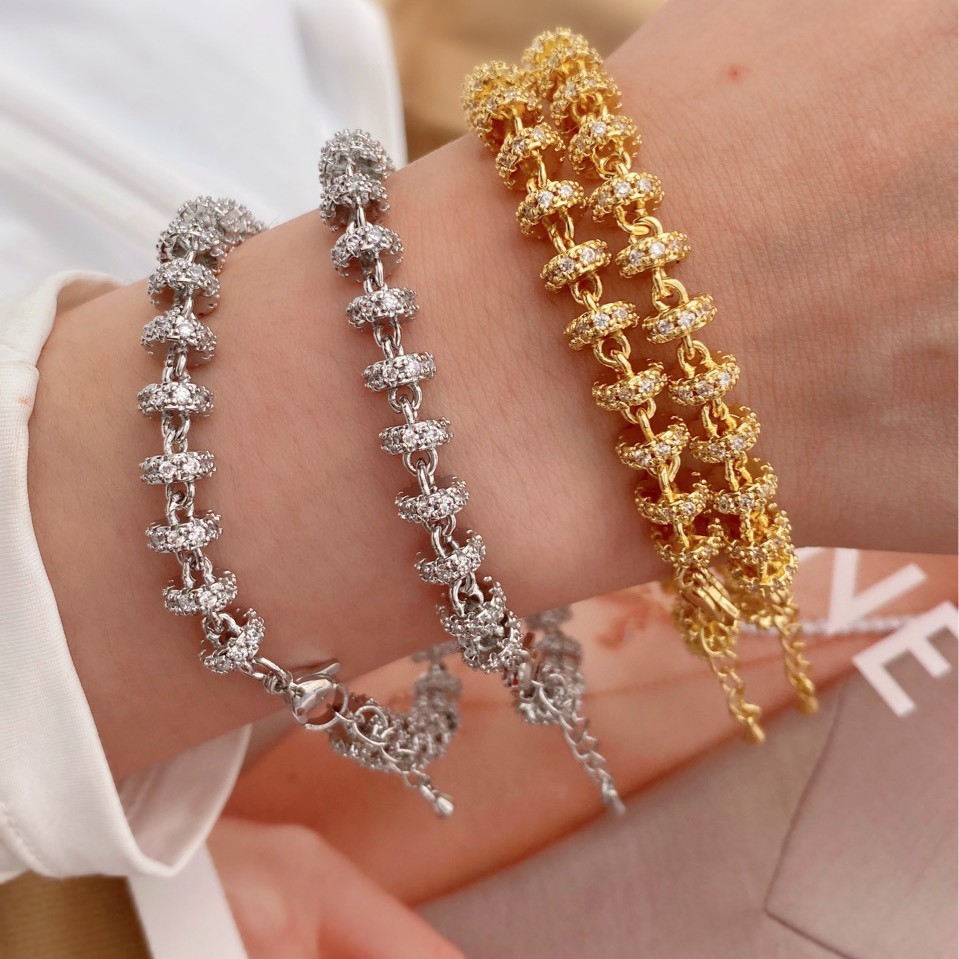 French Italian handcrafted chain, light luxury and high-end, double water wave bracelet necklace set, a niche, exquisite and elegant women's style details Picture