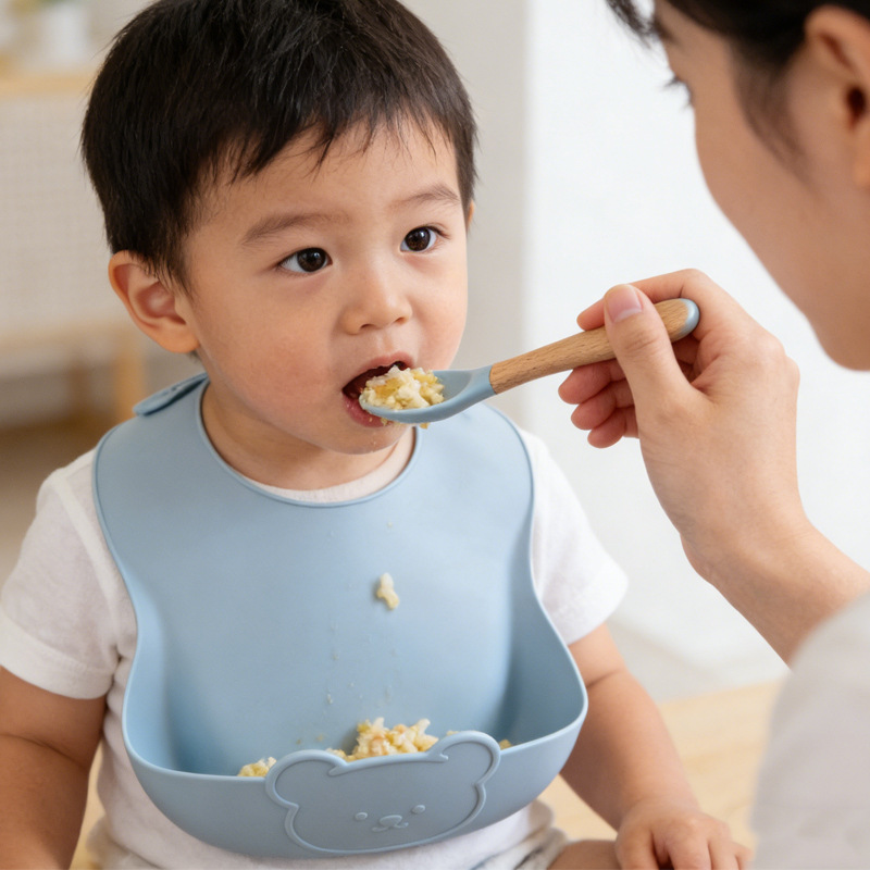 小熊硅胶辅食餐具套装宝宝硅胶吸盘碗母婴喂养婴儿围兜六件套