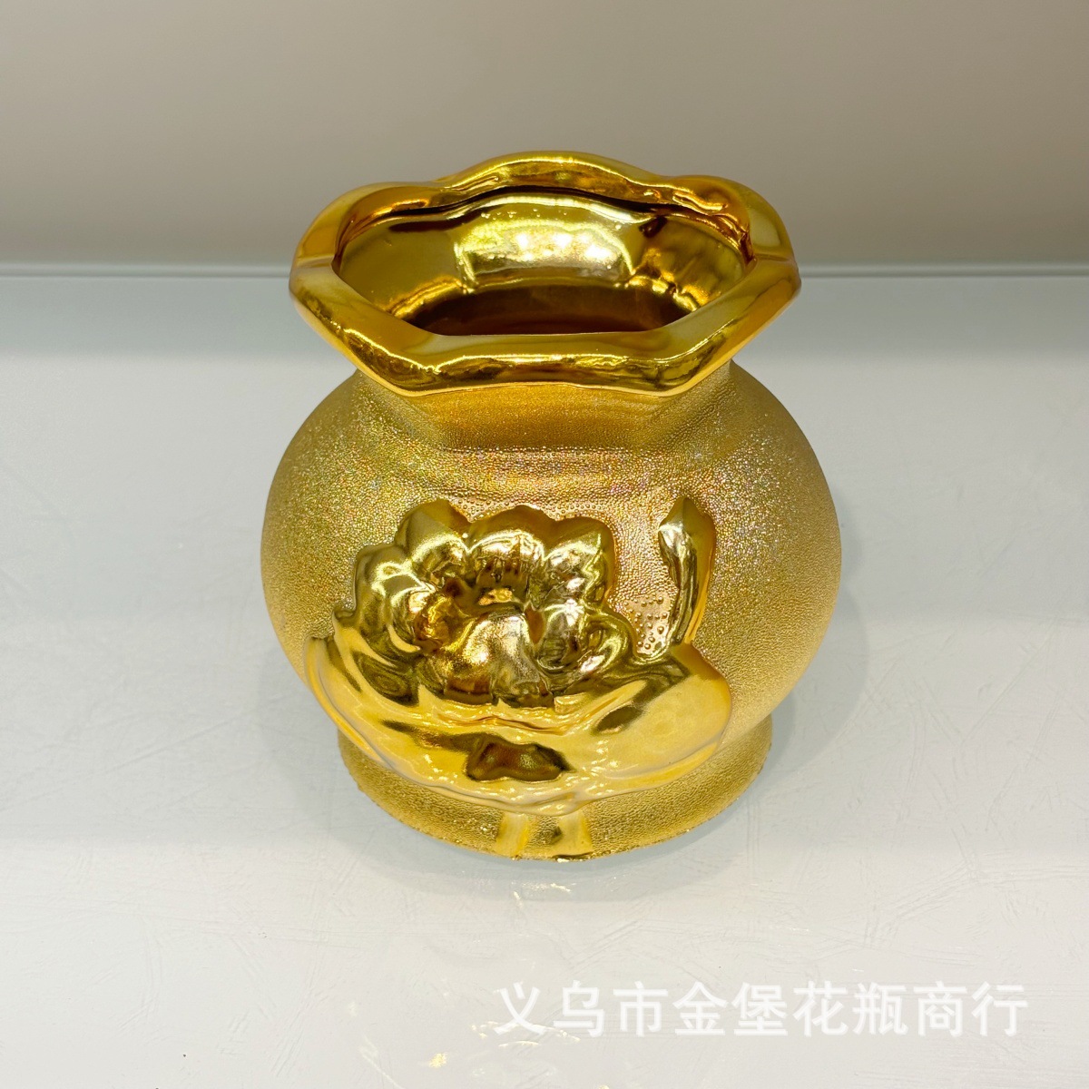电镀闪砂金浮雕莲花陶瓷罐三件套 佛堂供花收纳盆家居轻奢装饰细节图