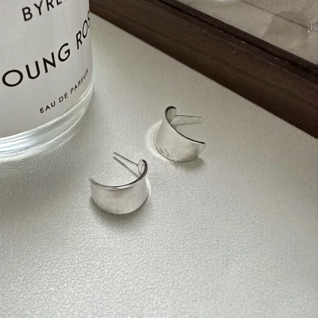 饰品/耳环/耳饰/米珠耳环/耳夹细节图