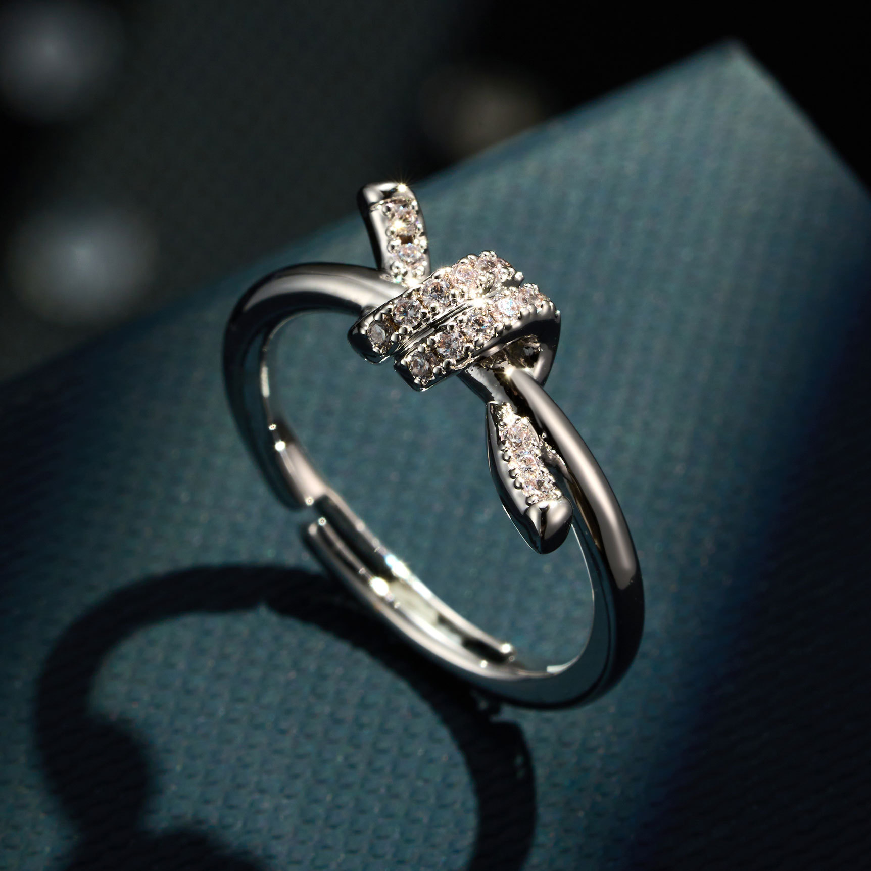 轻奢百搭新款打结设计开口戒指铜合金微镶锆石可调节高级感食指戒