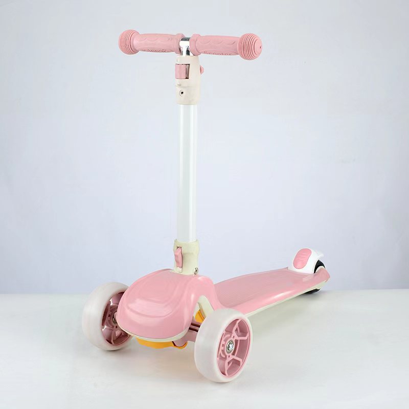 工厂批发跨境儿童1-3-6-8岁可折叠便携式宽轮带闪光滑板车SCOOTER细节图