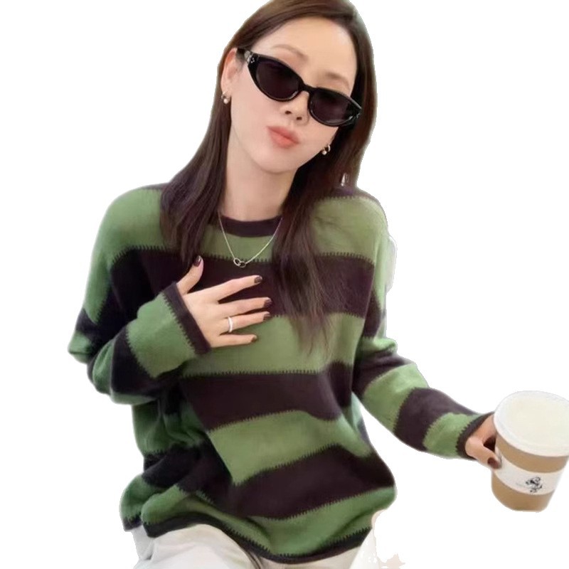 Wool with a high-quality velvety feel, round-neck sweater, round-neck top, loose knitted sweater, wool sweater for women, Australian green Item Picture