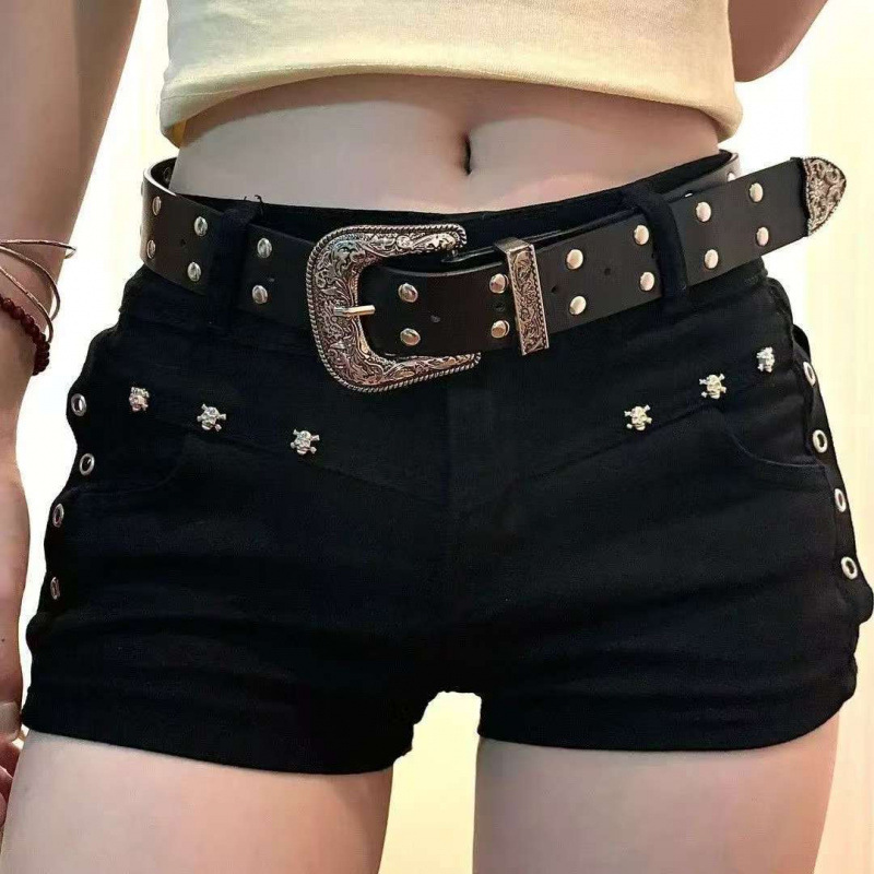 American hot girl dark y2k body-hugging black pants with riveted design, denim super short pants, women's low-waisted slimming hot pants details Picture