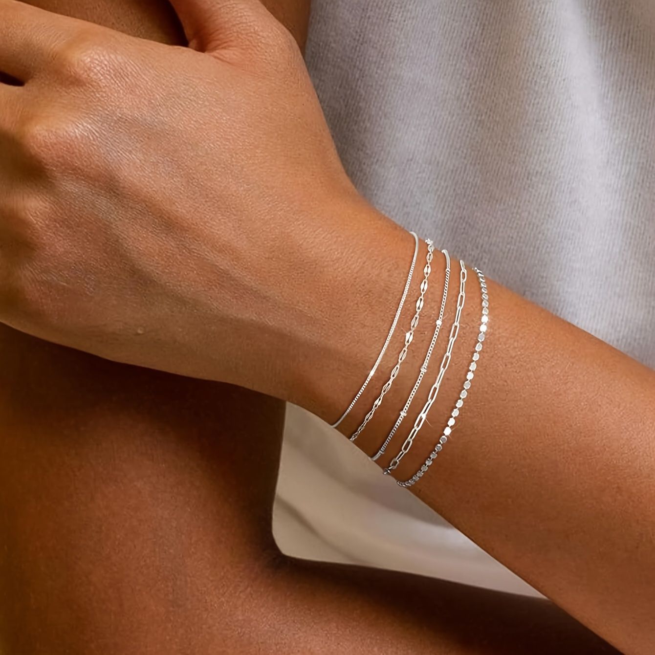 Amazon 5-piece bracelet set, European and American cross-border metal Figaro chain women's bracelet set, fashionable and simple bracelet Application Scenario