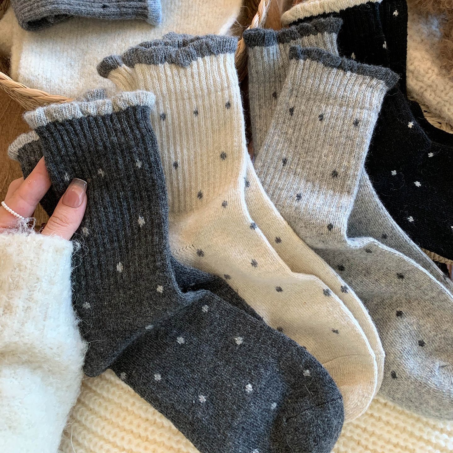 Women's mid-calf cotton socks for autumn and winter, with gentle polka dots and lace, versatile, long-calf retro dopamine wide-mouthed outerwear Application Scenario