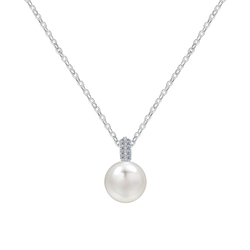 The S925 all-silver pearl necklace is a versatile and high-end gift for women. It is simple, versatile, small, clear and elegant Application Scenario