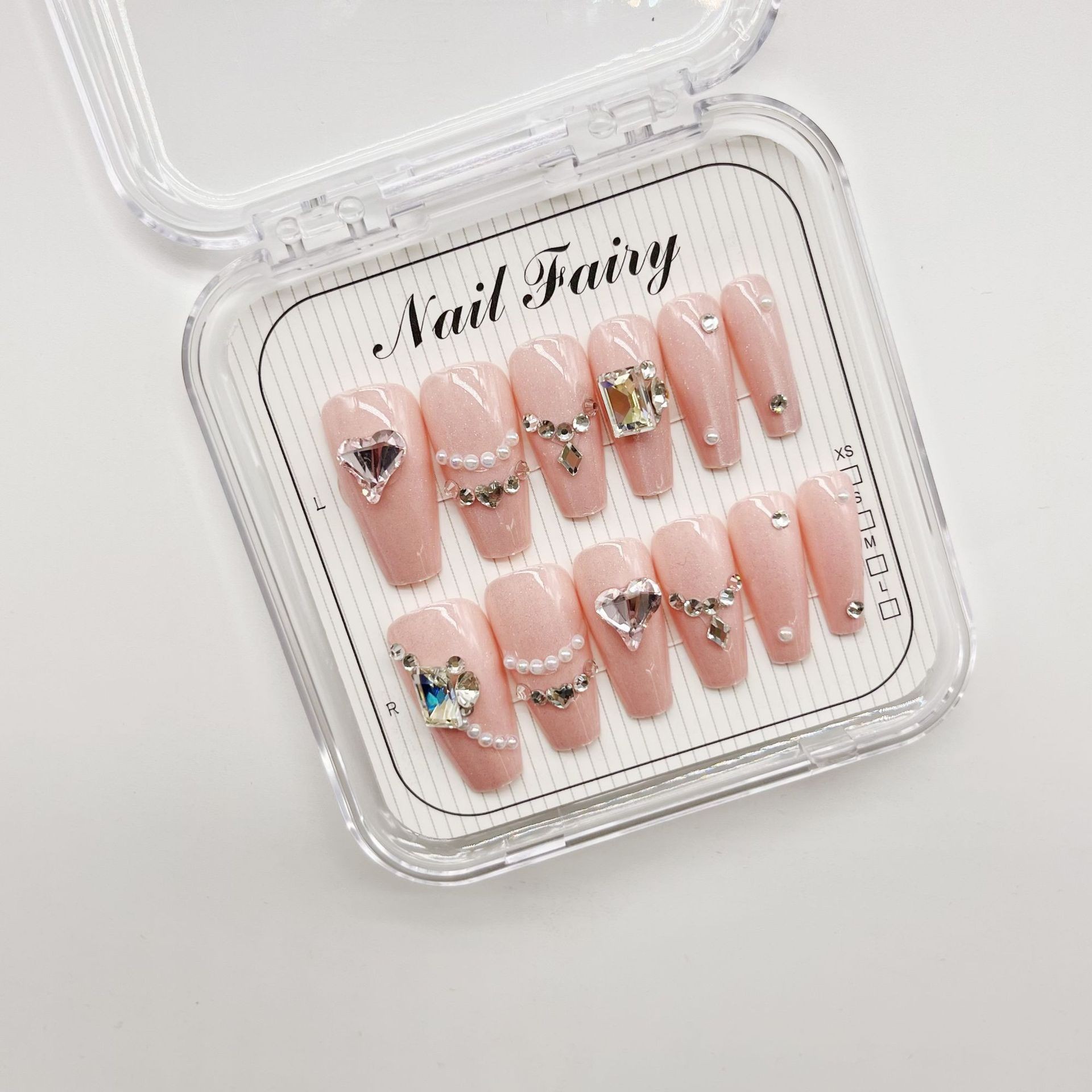 The new wearable nail products, including finished nail stickers, wearable nail plates, heart-shaped sparkling diamond nail art, and false nails, have become bestsellers on Xiaohongshu details Picture