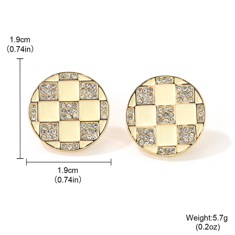 The new Korean fashion round wavy diamond-encruffled elegant earrings s925 silver needle exaggerated French light luxury niche style Application Scenario