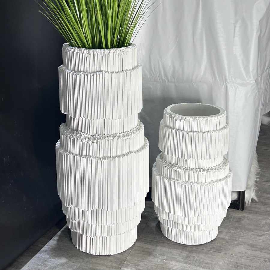 Stacked vertical pattern artistic floor-standing vase, a light luxury minimalist style decorative item, a large and small hotel and homestay soft decoration flower vase