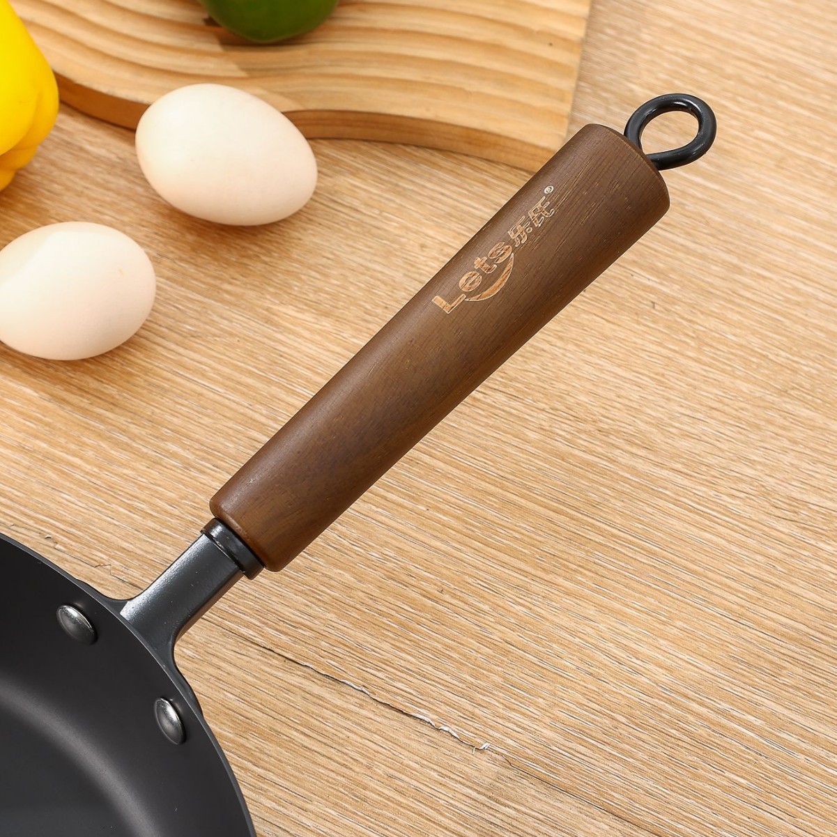 煎锅、平底锅实物图