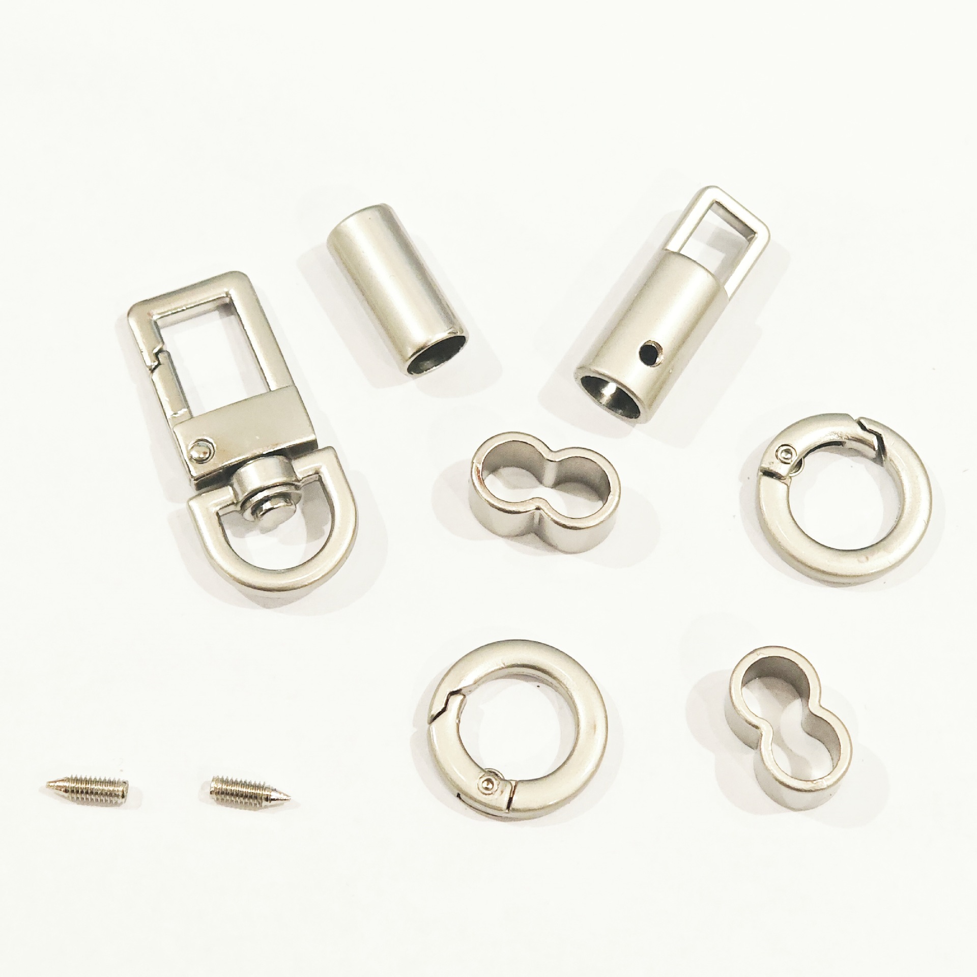 8mm mobile phone lanyard hardware accessories, high-end pearl square dog buckle square wire spring coil bucket set Application Scenario